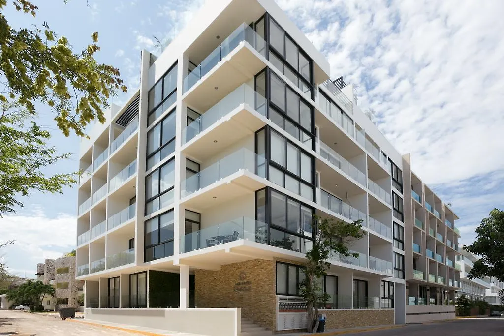 Menesse-2Bedrooms-Perfectspot Steps To The Ocean